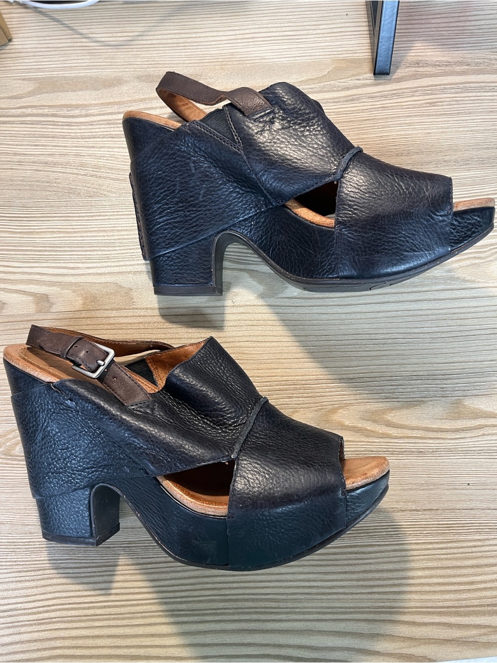 Naya “Monroe” Black Leather Peep-Toe Slingback Heeled Sandals 9.5
